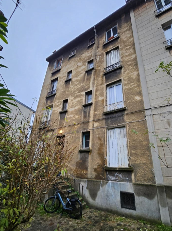 Immeuble au Pré-Saint-Gervais avant ravalement