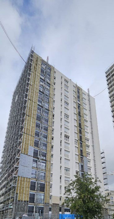 Tour d’habitation pendant la rénovation de sa façade (chantier de Noisy)